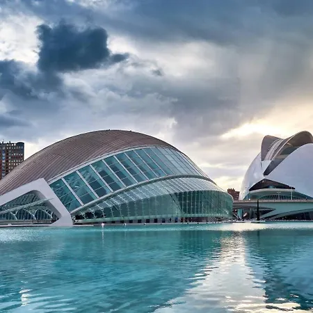 Guillem Jáfer - Roig Arena Apartamento